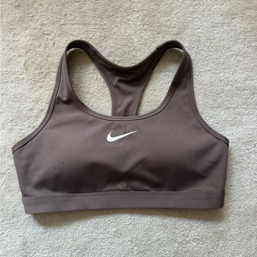 Nike Women's medium support sports bra